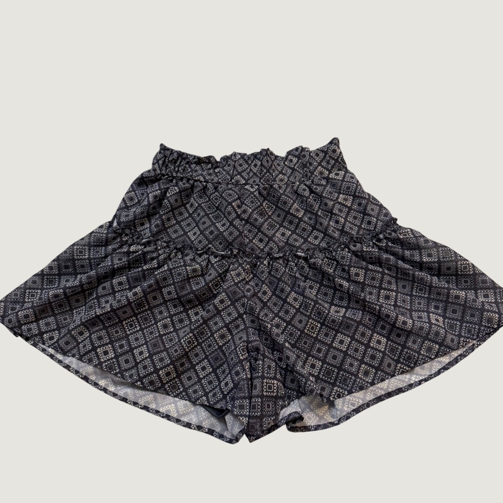 Kendall + Kyle Navy Geometric Print‎ Ruffle Waist Skort Small